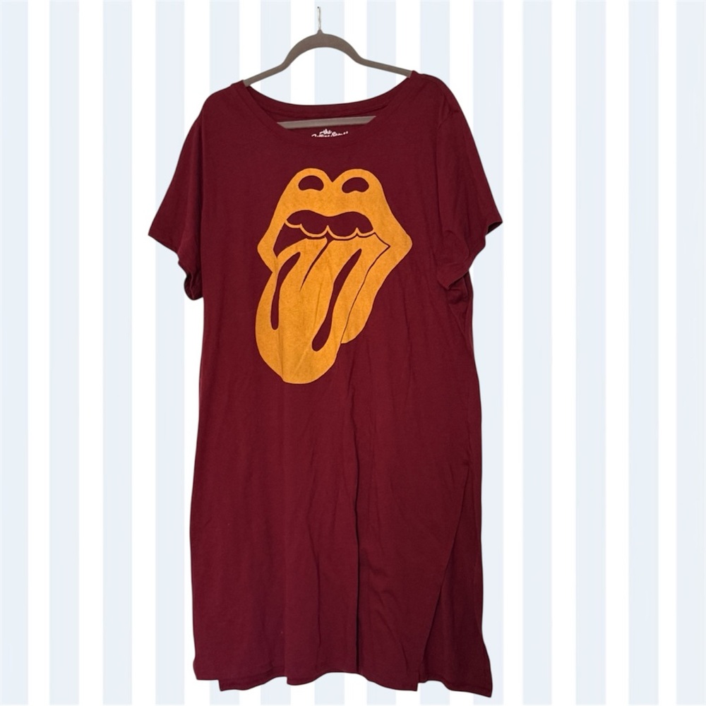 Torrid Burgundy Long Graphic T-Shirt Dress with Slits